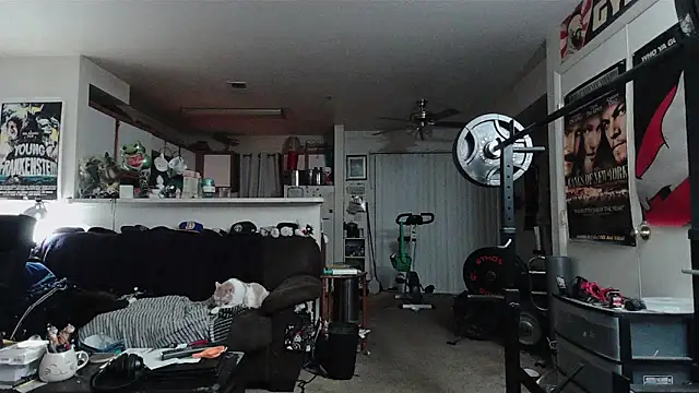 biggerisbetter12 Show in webcam