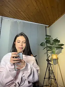 Chatroom XXX en direct de Mady_Pink