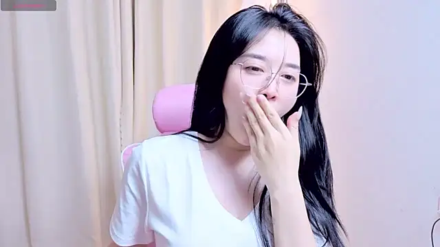 Chat +18 de Miu-999 ao vivo