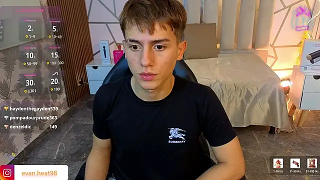 EVAN_TAY ওয়েবক্যাম শো