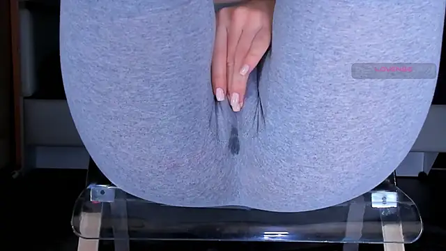 Cameltoe_squirt_inPants' Live XXX Chat