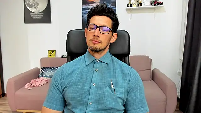 دردشة BrutusK08 الجنسية المباشرة