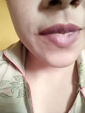 Anki-doll Adlı Modelin Canlı XXX Sohbeti