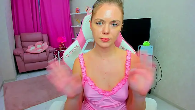 Strawberrye Live XXX Chat