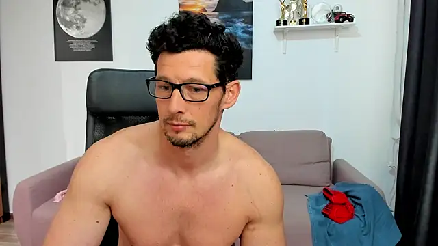 BrutusK08 Webcam show