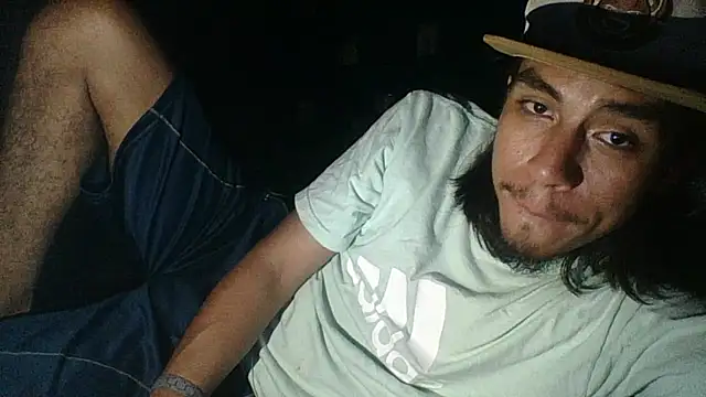 Pertunjukan Kamera Web AlexAlejandro13