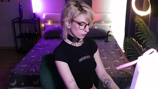 _Moonlight_t's Live XXX Chat