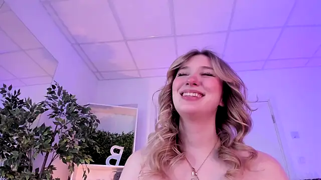 Synrix Adlı Modelin Canlı XXX Sohbeti