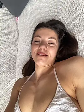 Chatroom XXX en direct de OnlyLeiLa