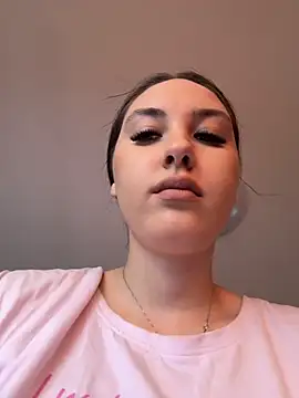 Lucy_doll22 Obrolan Langsung XXX