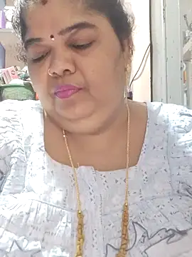 tamilthanushri Chat XXX live