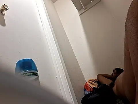 stressrliver88: διαδικτυακό σόου στην κάμερα