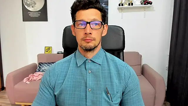 BrutusK08 Chat XXX live