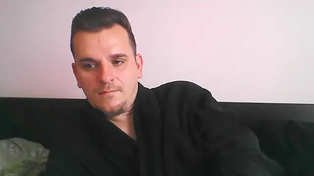 Huge_cock22cmのウェブカメラショー