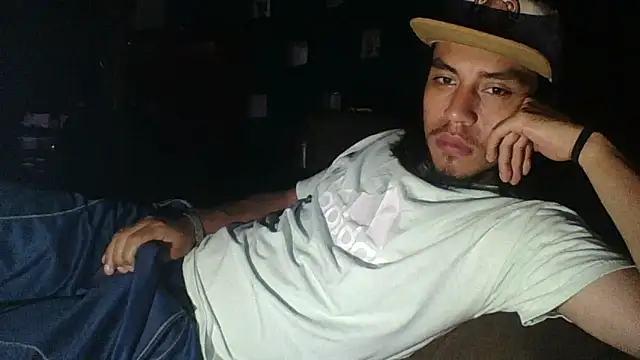 AlexAlejandro13 Pertunjukan Webcam