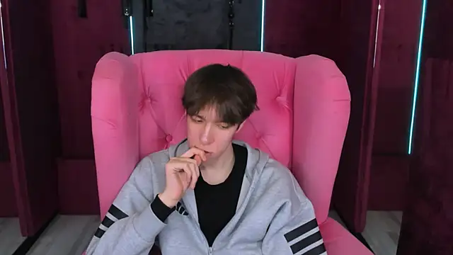 Pokazy przed kamerką – MarkBranston