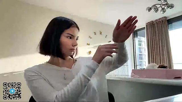 XXX chat uživo modela MarylnMonnier