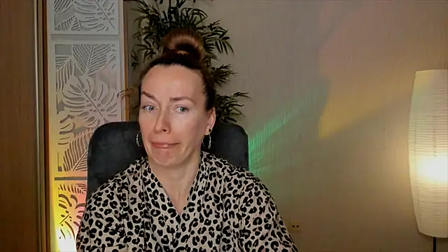 XXX chat uživo modela RebeccaMartinez