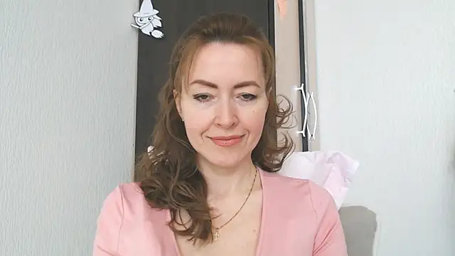 NicoleEunice87 Adlı Modelin Canlı XXX Sohbeti