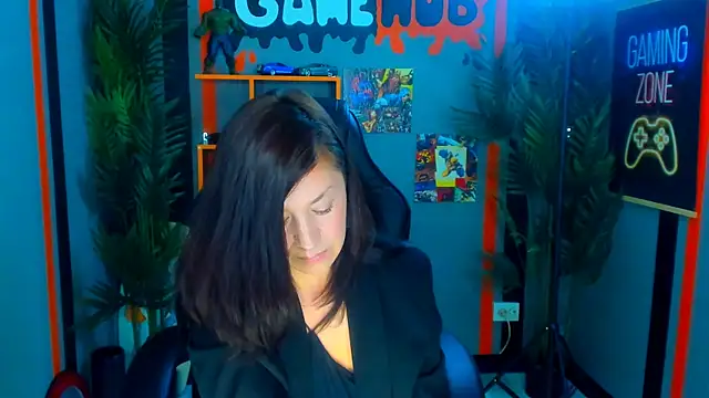 AnaMills Adlı Modelin Canlı XXX Sohbeti