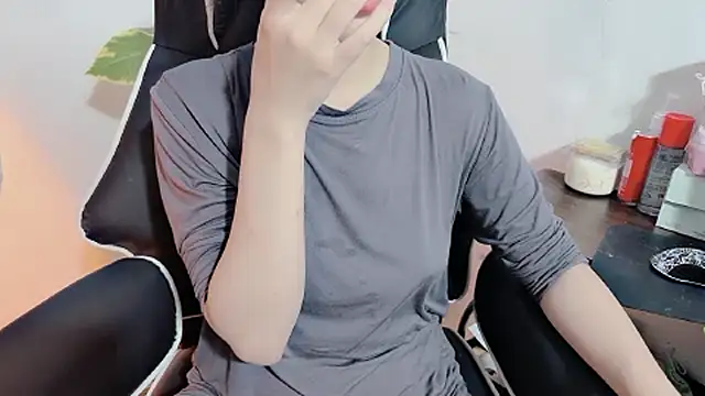 Bino119 Adlı Modelin Canlı XXX Sohbeti