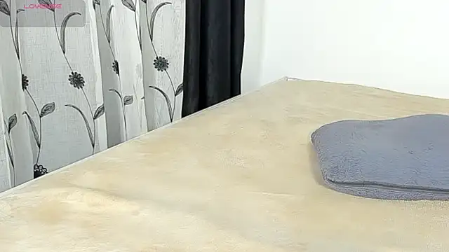 CREAMY_BUBBLEGUM ওয়েবক্যাম শো