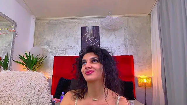 YasmineDelight élő XXX-chatje