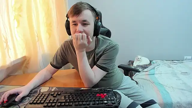 iliaskrislove Adlı Modelin Canlı XXX Sohbeti