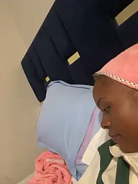 Dellah27 – Naživo XXX chat