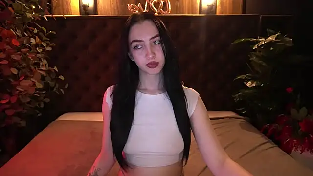 XXX chat uživo modela WildKittenX_
