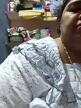 tamilthanushri Chat XXX in diretta