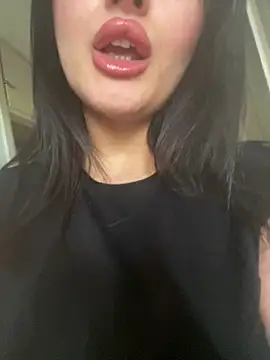 Milana_UK webcam show