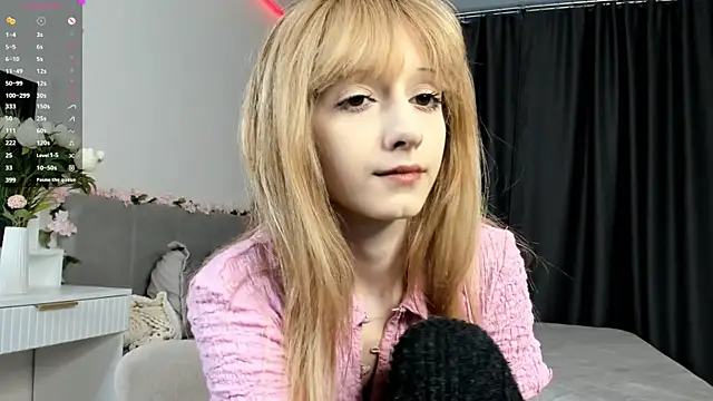 TaiteFairfield: онлайн-секс-чат