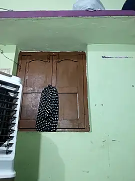 Priyanka_30 Show in webcam