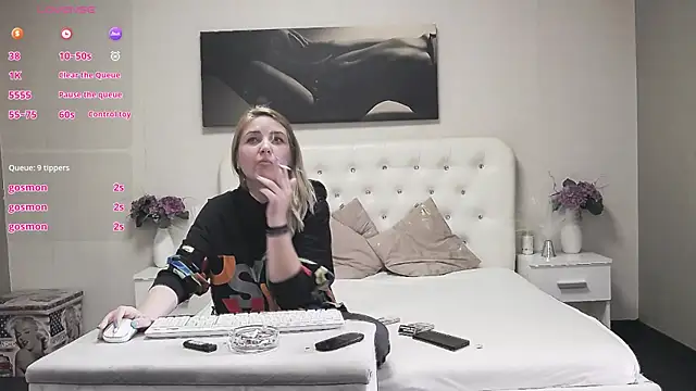 MellanieBliss' Live XXX Chat