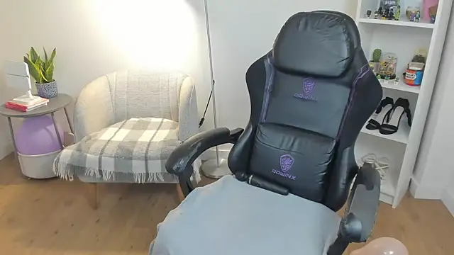 _BellaEvans_ Chat XXX in diretta