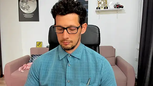 BrutusK08 Chat XXX in diretta