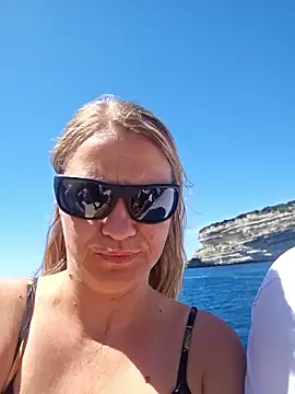 XXX chat uživo modela BLONDKICIA1