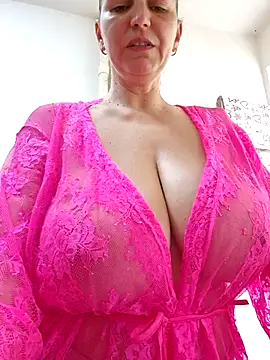 Pokazy przed kamerką – KamillaSpencer