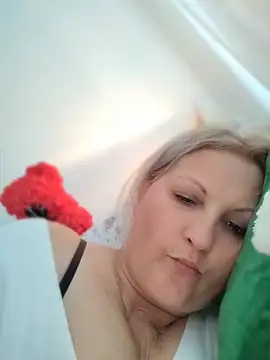 แชท XXX สดของ Divineblond