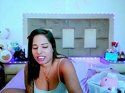 indiantopaz694u's Live XXX Chat