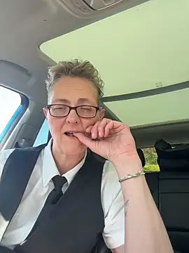 Curvy-Jinx Chat XXX in diretta