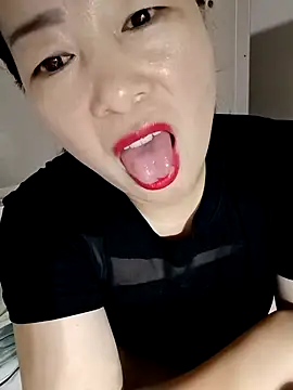 mimi2052 在線直播表演