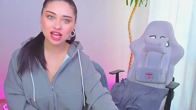 Sofia_Plump Pertunjukan Webcam