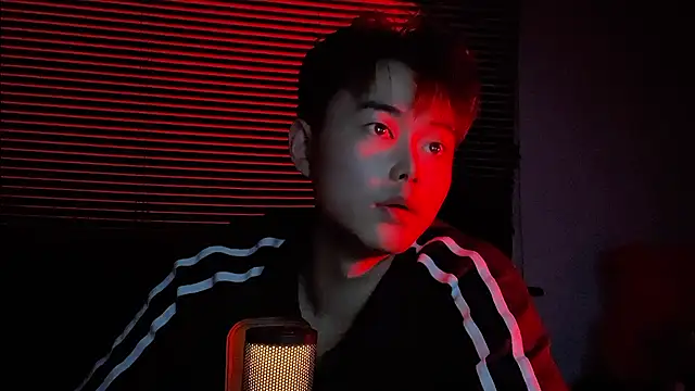 GUCCI-BOY1314's Webcam Show