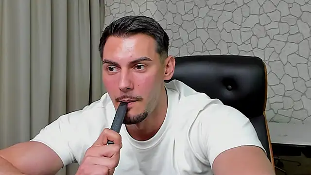 Show modela ClintMasters na web-kameri