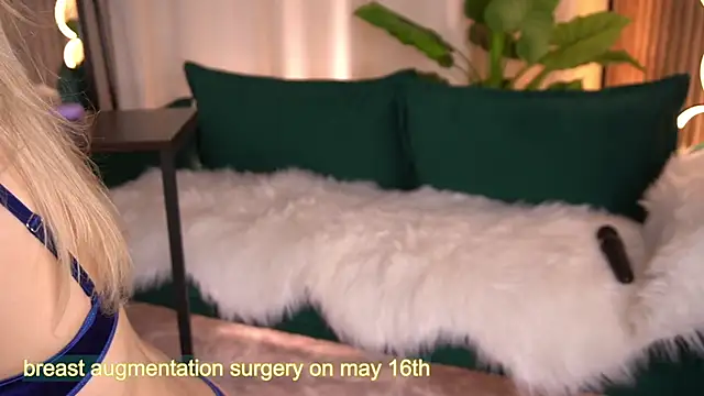 แชท XXX สดของ LauraWifeness