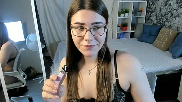 Coraline_kitty webcam show