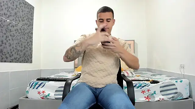 Pokazy przed kamerką – simookeler