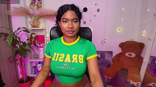 Chat +18 de sharlottxl ao vivo